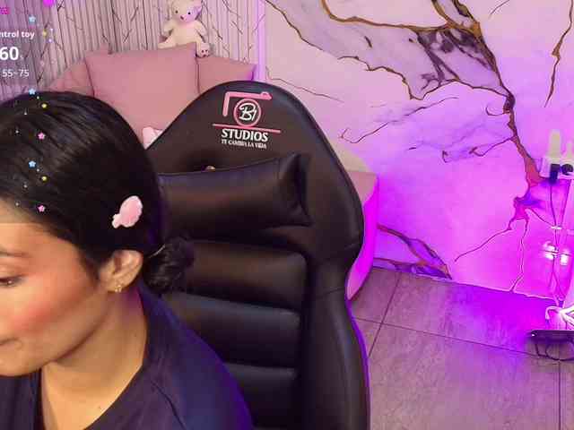 PEACHY-TAY webcam