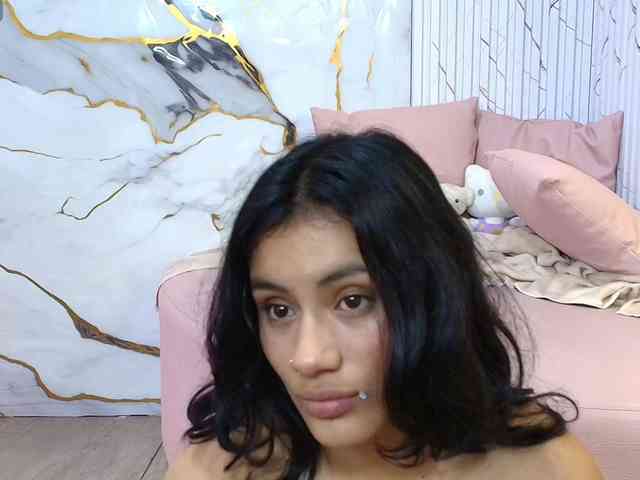 PEACHY-TAY webcam