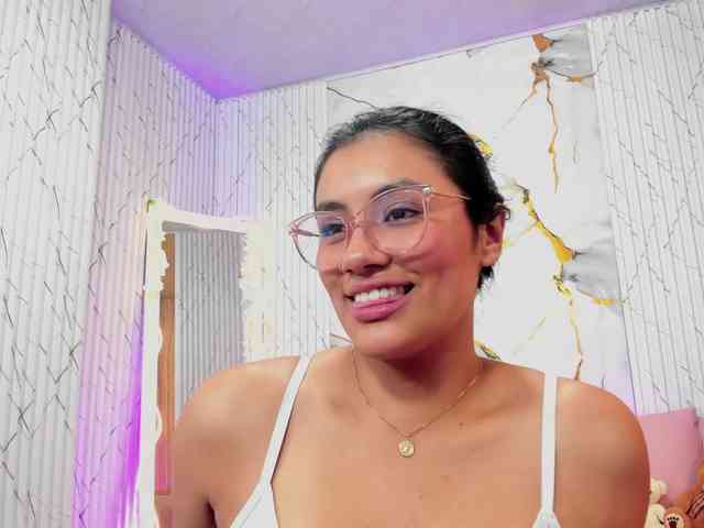 PEACHY-TAY webcam
