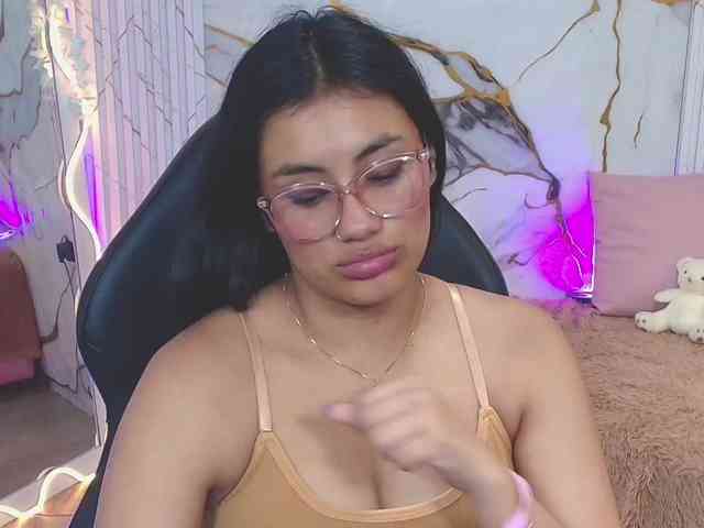 PEACHY-TAY webcam