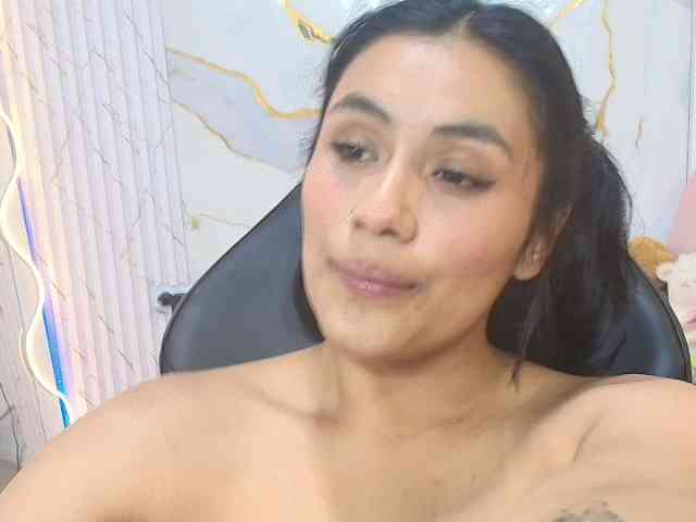 PEACHY-TAY webcam