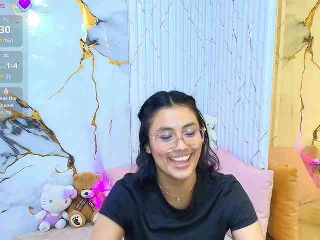 PEACHY-TAY webcam
