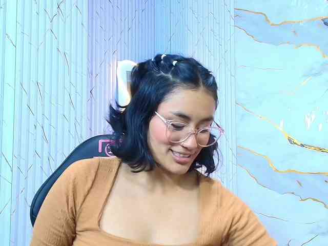 PEACHY-TAY webcam