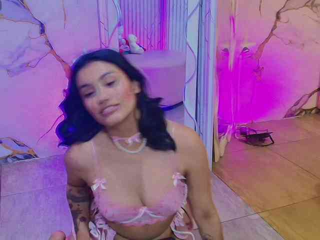 PEACHY-TAY webcam
