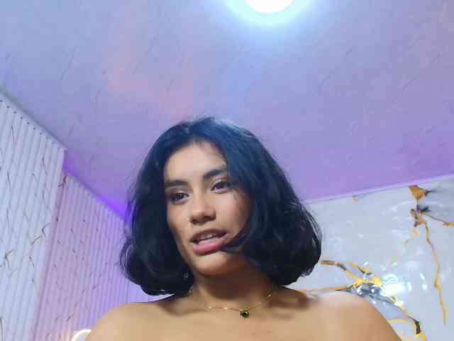 PEACHY-TAY webcam