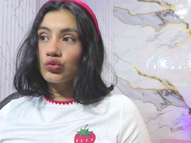 PEACHY-TAY webcam
