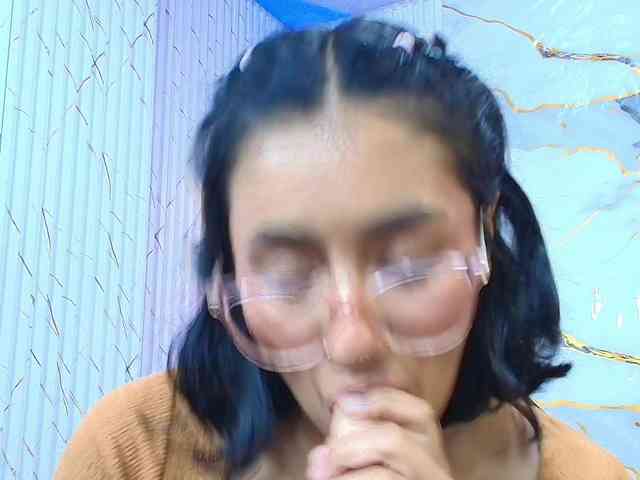 PEACHY-TAY webcam