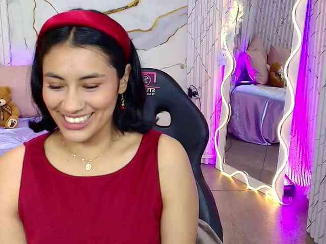 PEACHY-TAY webcam