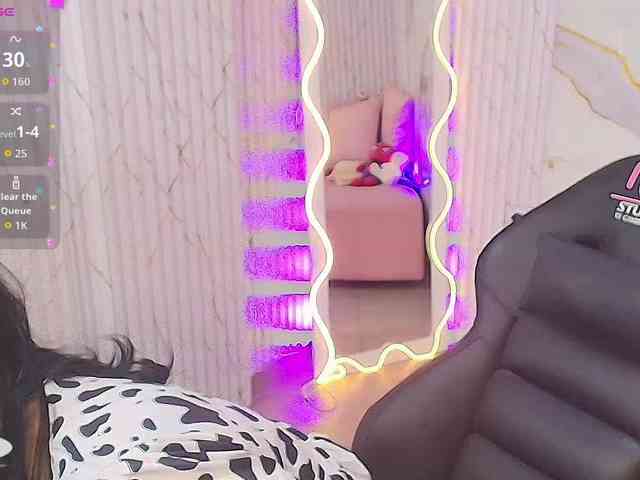 PEACHY-TAY webcam