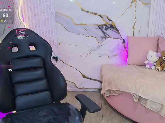 PEACHY-TAY webcam