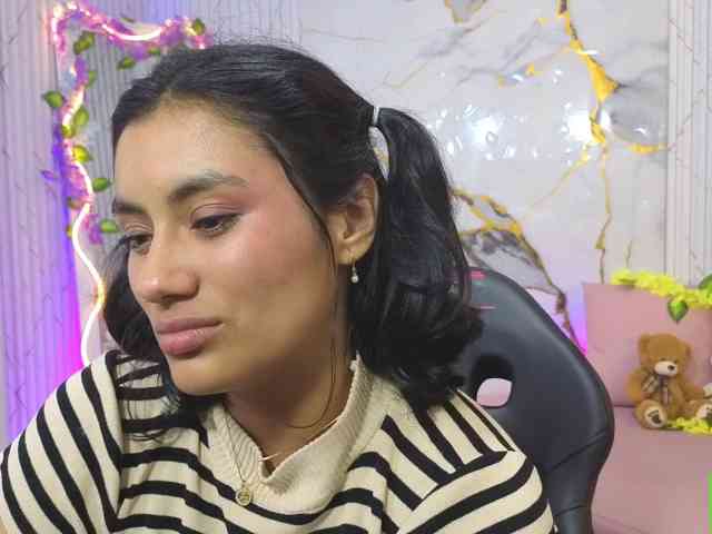 PEACHY-TAY webcam