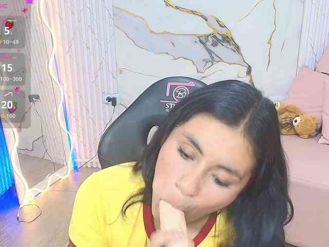 PEACHY-TAY webcam