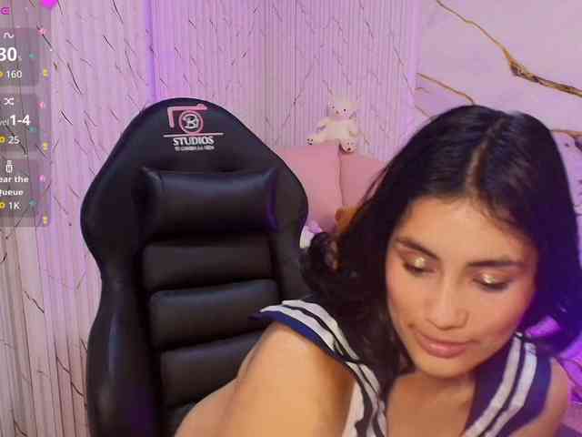 PEACHY-TAY webcam