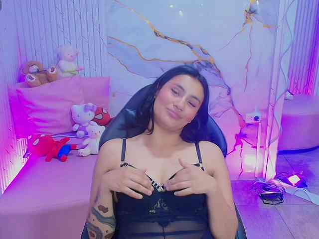 PEACHY-TAY webcam