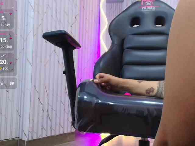 PEACHY-TAY webcam