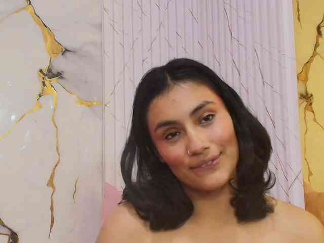 PEACHY-TAY webcam