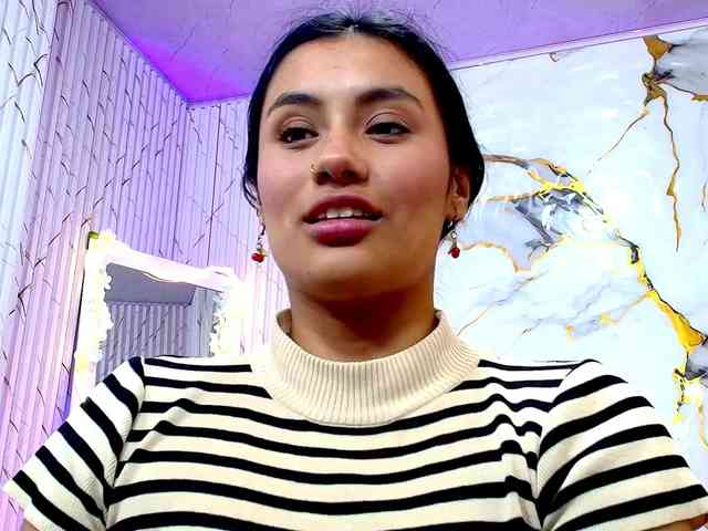 PEACHY-TAY webcam