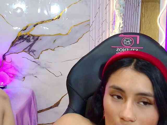 PEACHY-TAY webcam