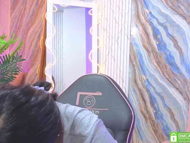 PEACHY-TAY webcam