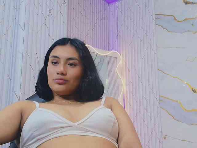 PEACHY-TAY webcam