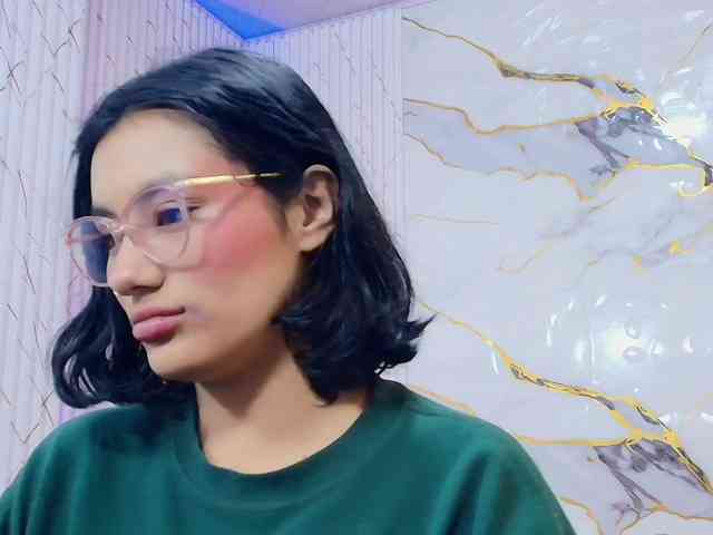 PEACHY-TAY webcam