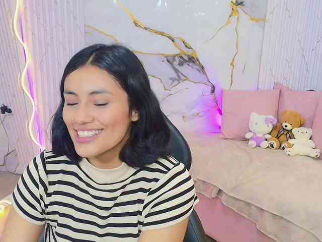 PEACHY-TAY webcam