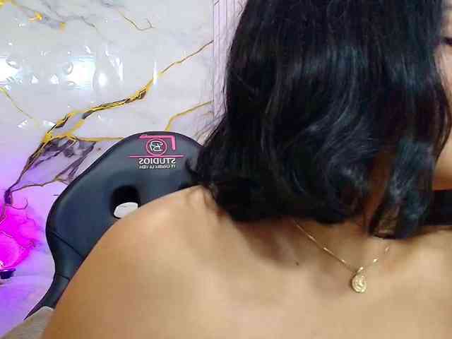 PEACHY-TAY webcam
