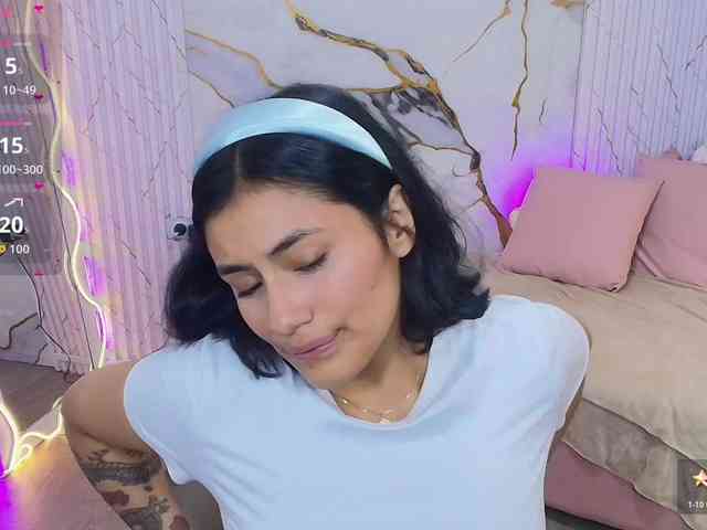 PEACHY-TAY webcam