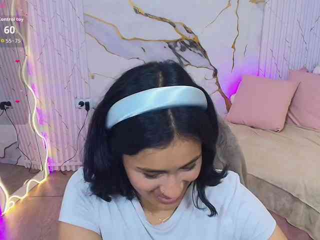 PEACHY-TAY webcam