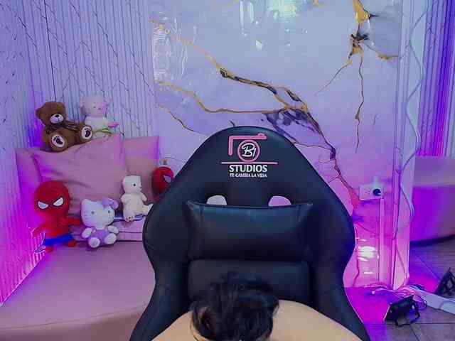 PEACHY-TAY webcam