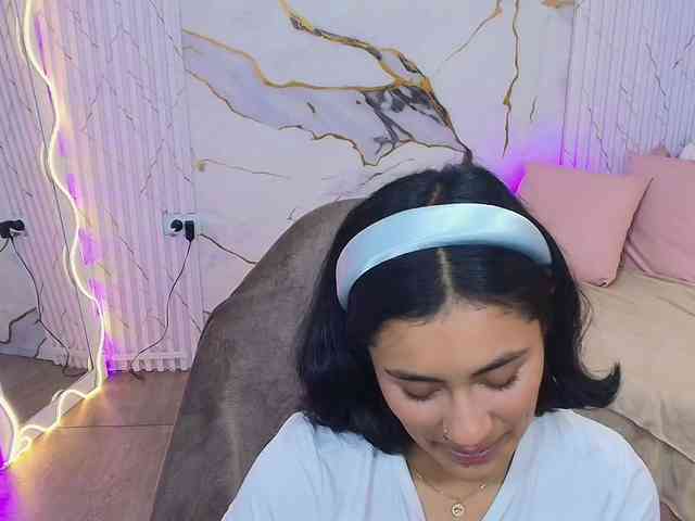 PEACHY-TAY webcam