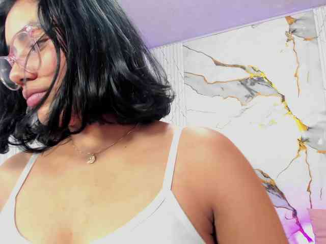 PEACHY-TAY webcam