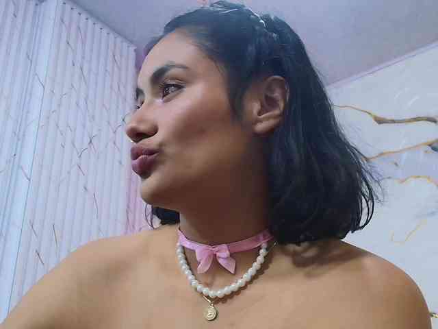PEACHY-TAY webcam
