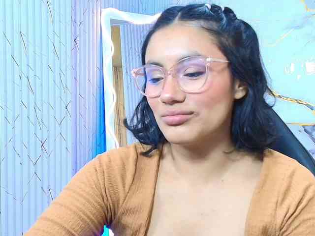 PEACHY-TAY webcam