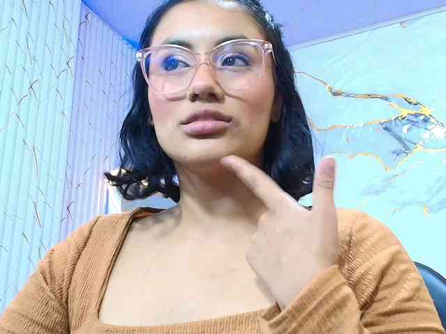 PEACHY-TAY webcam