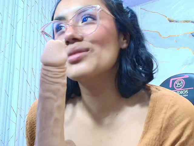 PEACHY-TAY webcam