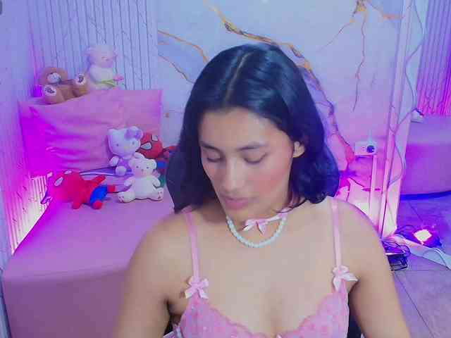 PEACHY-TAY webcam