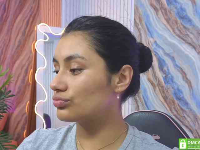 PEACHY-TAY webcam