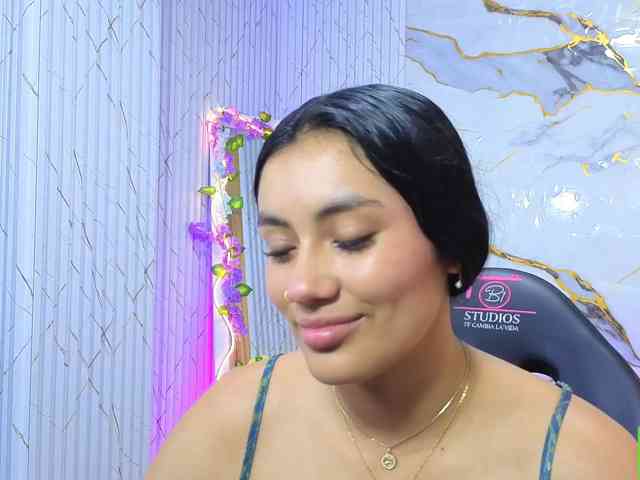 PEACHY-TAY webcam