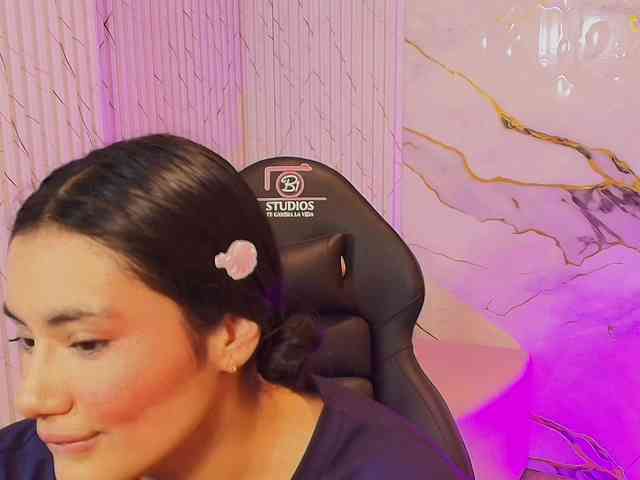 PEACHY-TAY webcam