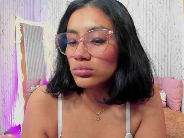 PEACHY-TAY webcam