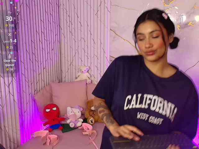 PEACHY-TAY webcam