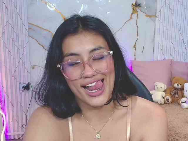 PEACHY-TAY webcam