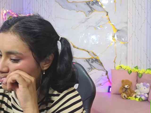 PEACHY-TAY webcam