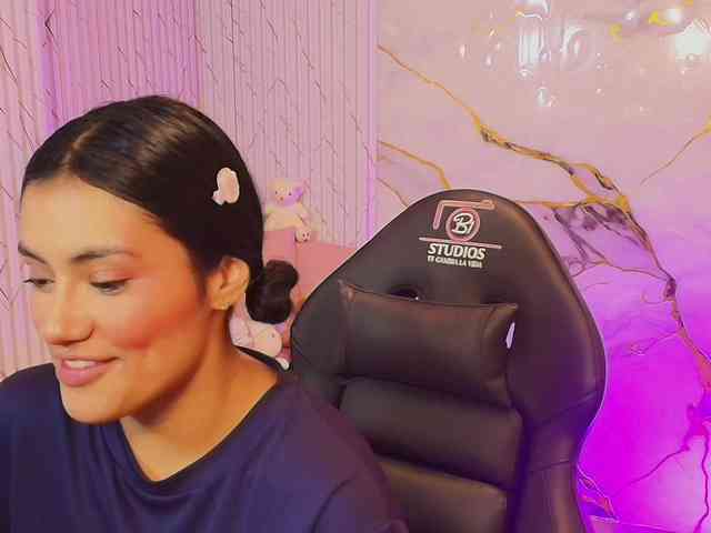 PEACHY-TAY webcam