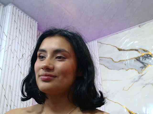 PEACHY-TAY webcam