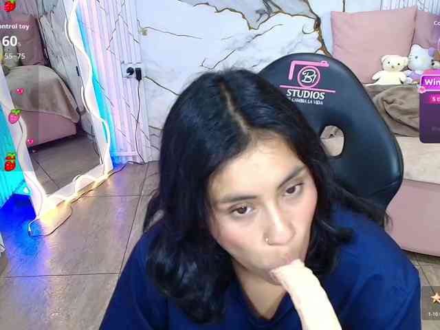 PEACHY-TAY webcam