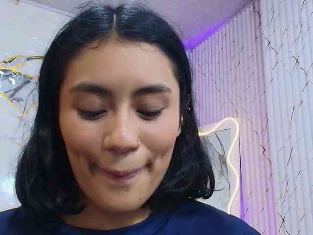 PEACHY-TAY webcam