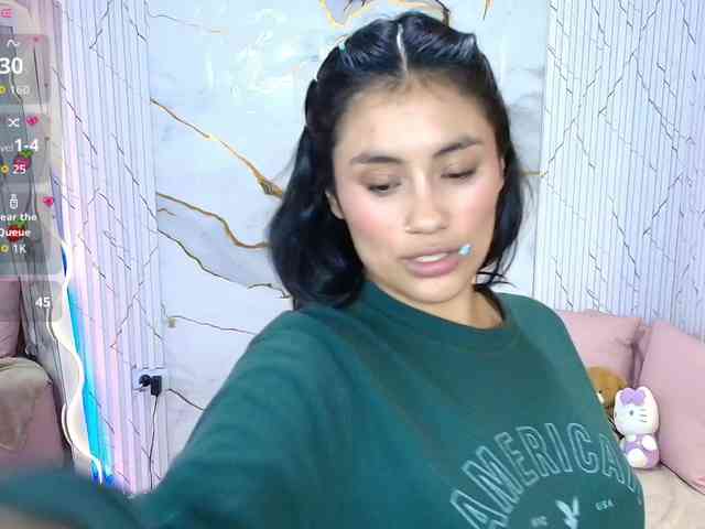 PEACHY-TAY webcam
