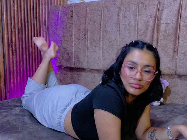 PEACHY-TAY webcam